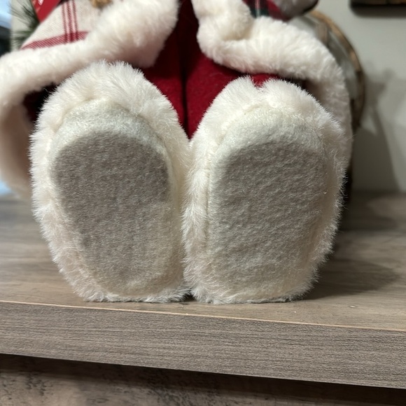 NWT WINTER WONDER LANE FAUX FUR PLAID SANTA WITH BOTTLE BRUSH TREE & BURLAP SACK - Picture 10 of 16